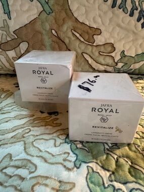 2 JAFRA Royal Revitalize Crèmes